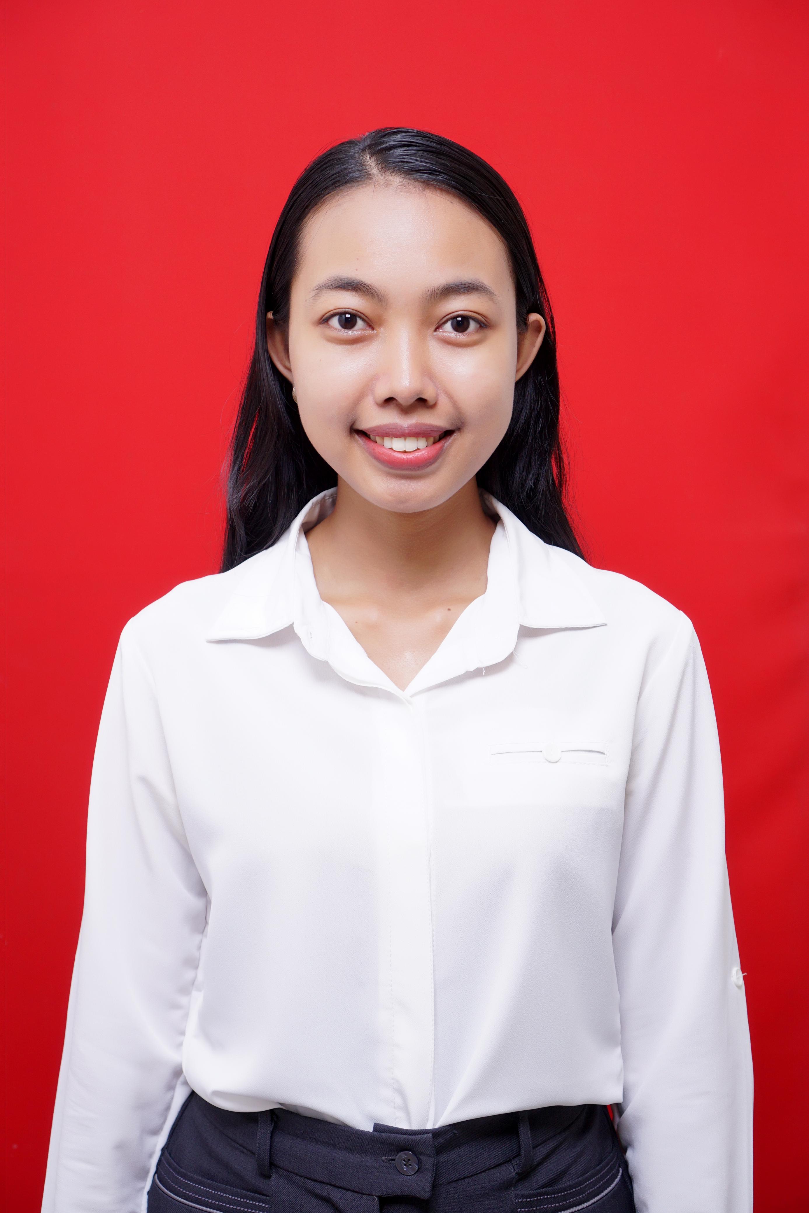 <center>Guru<br>Ni Made Vina Wilyana, S.Pd<br>12</center>