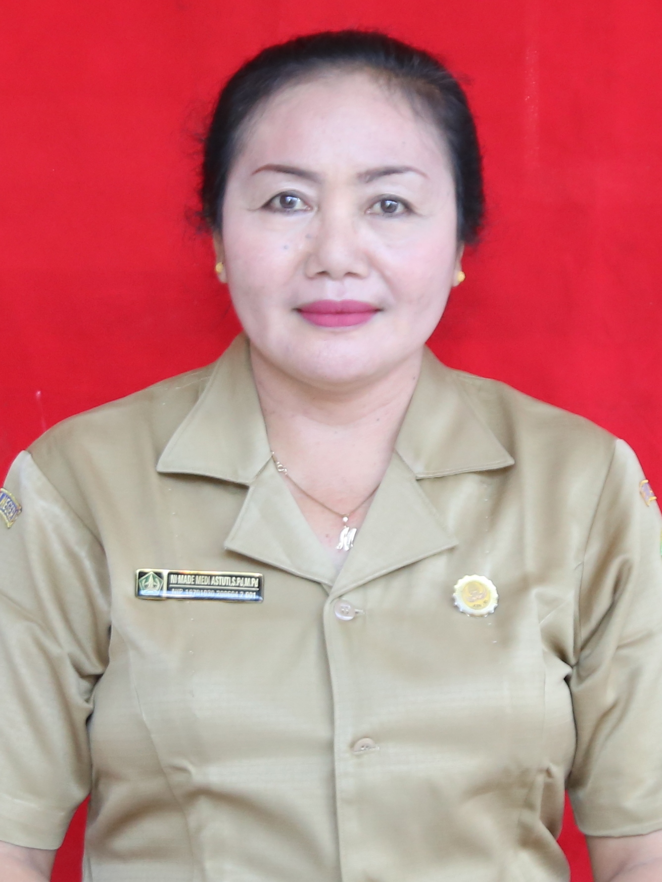 <center>Guru<br>Ni Md Medi Astuti, S.Pd, M.Pd<br>197010302006042001</center>